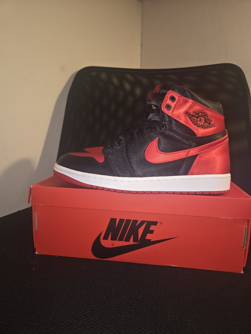 Air Jordan 1 Satin Black & Red